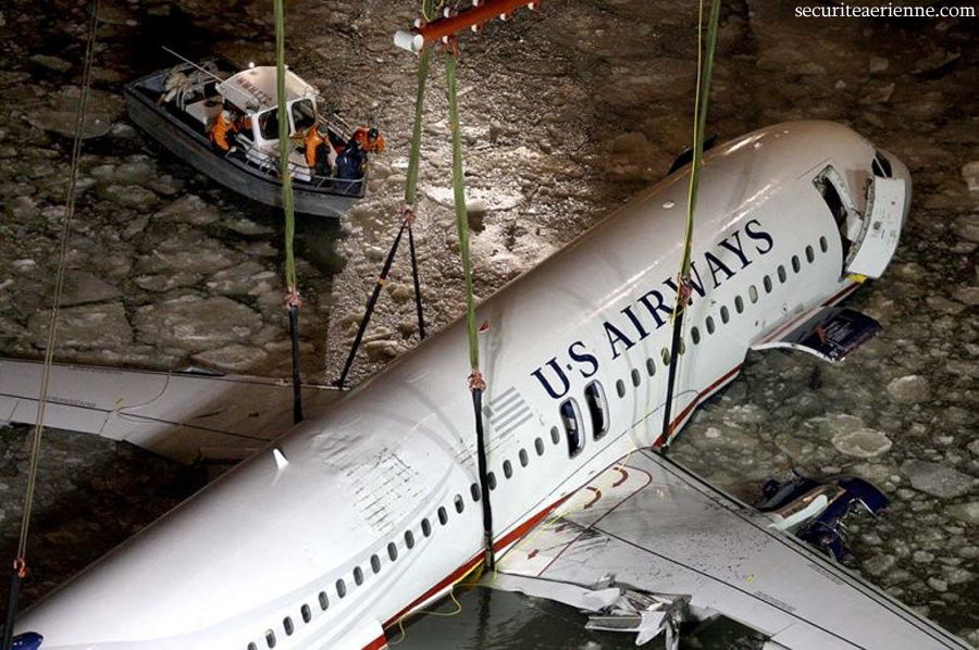 Crash Airbus US Air - New York - N106US - Operation de grutage