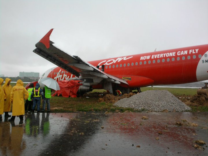 Air Asia - Sortie de Piste