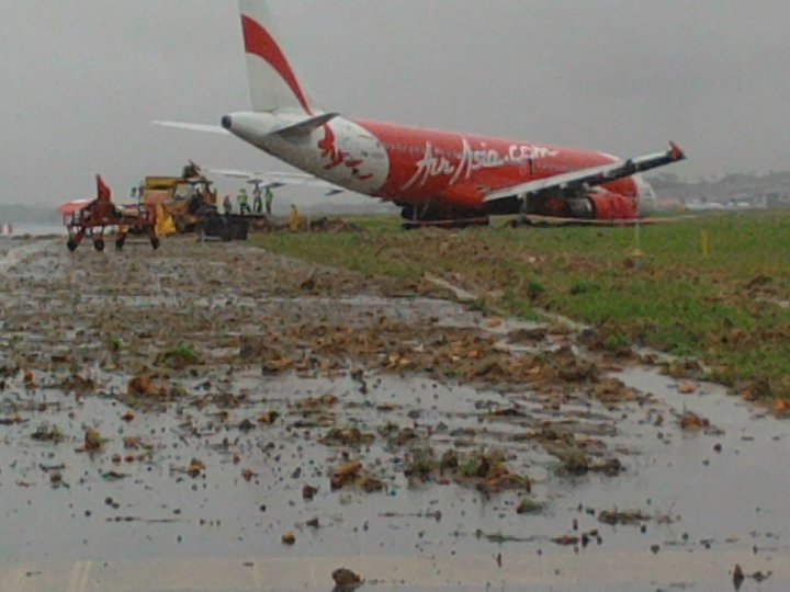 Air Asia - Sortie de Piste