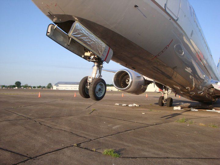 Boeing 737-800 Continental - N1221 - Greenville