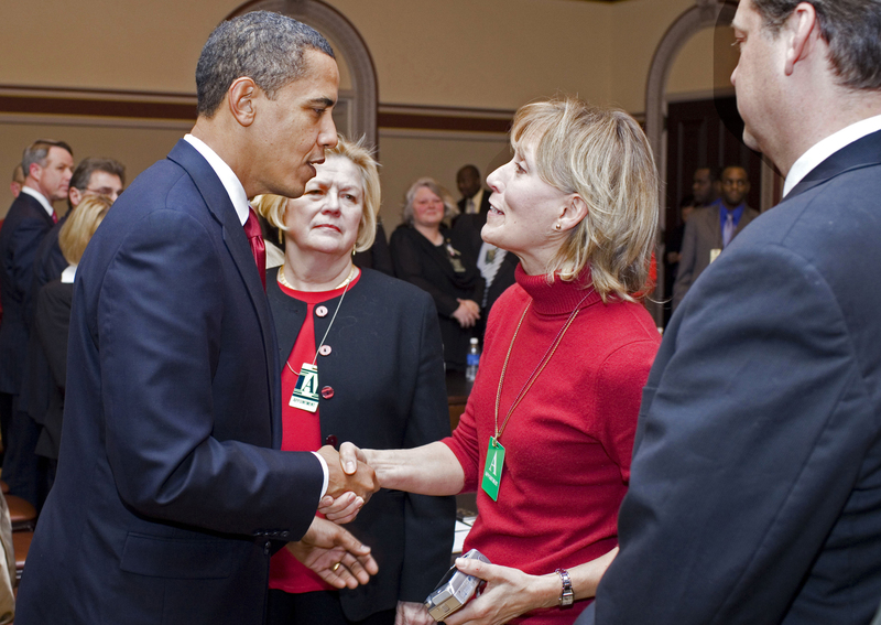 Crash DH8 - New York - Obama et Beverly Eckert