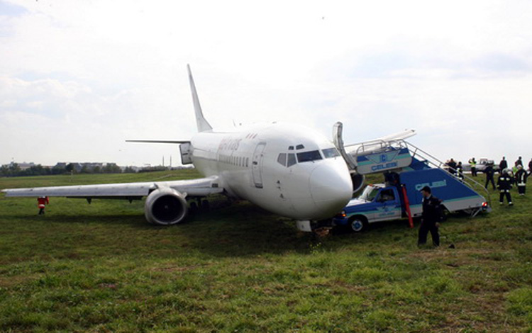 Sortie de piste Istanbul - JAT YU-ANV