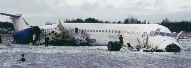 Scandinavian MD-81 au sol après un crash du au givrage