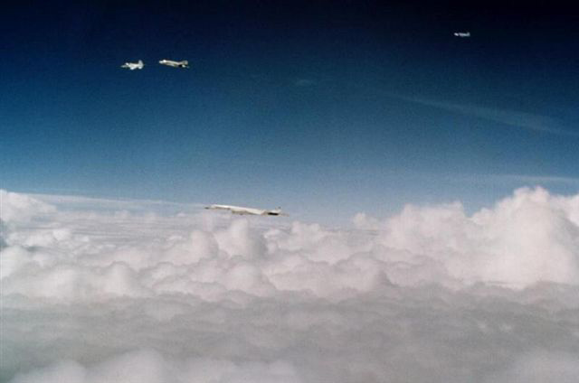 XB-70 sans gouverne de direction